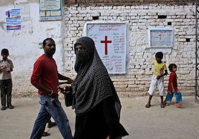 Pakistan, cristiani sotto&nbsp;tiro