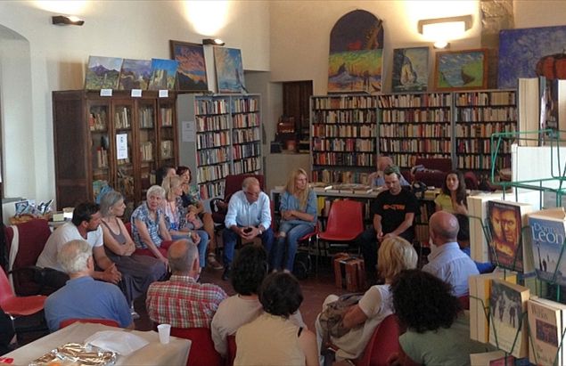 Fivizzano, libri (tanti) e&nbsp;solidarietà