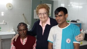 Teresa Volpato con alcuni dei suoi assistiti