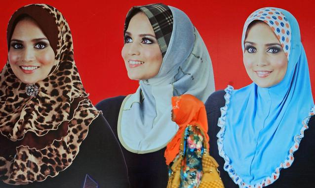 «Ma porti il velo sempre, sempre,&nbsp;sempre?»