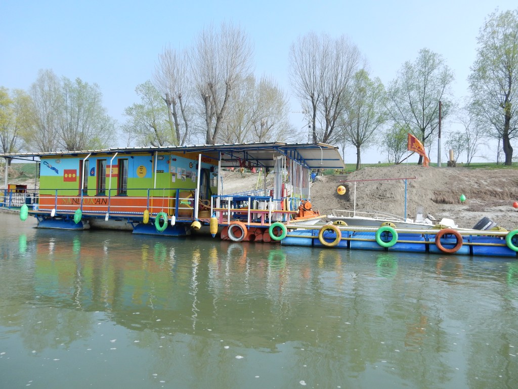 Imbarcazione di Sandokan per attraversamento del fiume Po (credits Luisa Dal Prà Fondazione Homo Viator-San Teobaldo)